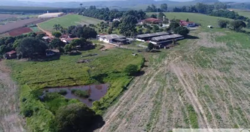 IMPERDÍVEL: Belíssimo sítio de 23 alqueires em Sorocaba-SP!