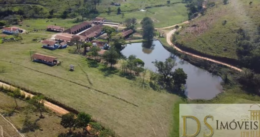 FAZENDA DE 115 ALQUEIRES À VENDA EM CAÇAPAVA-SP - OPORTUNIDADE ÚNICA!