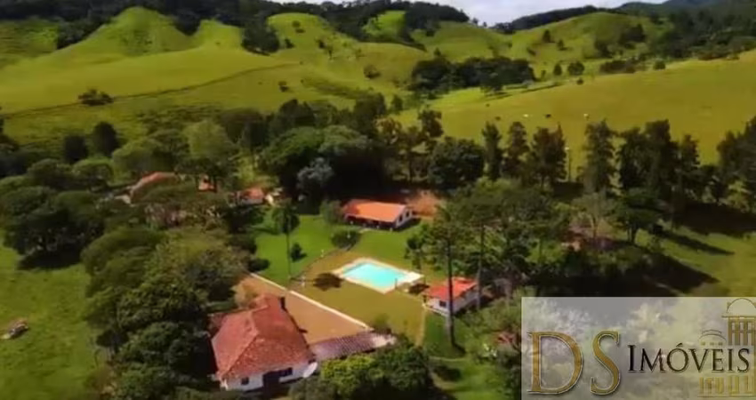 Fazenda Pecuária de 1.067 alqueires em São José dos Campos/SP com estrutura completa para pecuária!