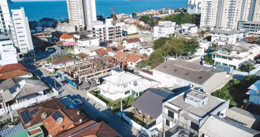 Casa para venda em balneário piçarras, centro, 2 dormitórios, 1 suíte, 3 banheiros, 4 vagas