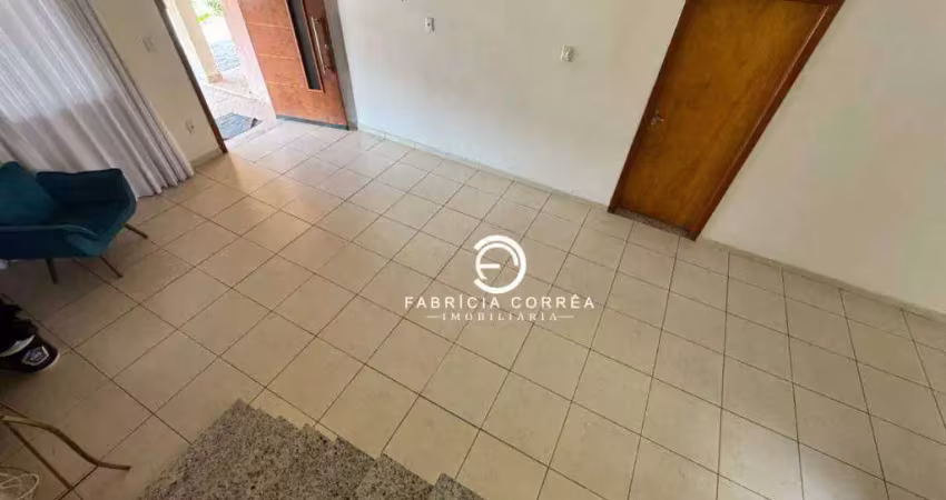 Sobrado em condomínio fechado com área gourmet e 4 quartos