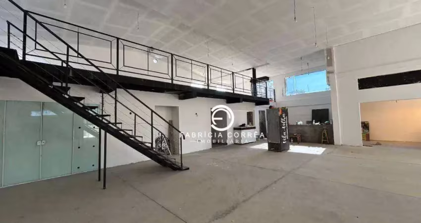 Ponto comercial com estacionamento amplo e casa de apoio