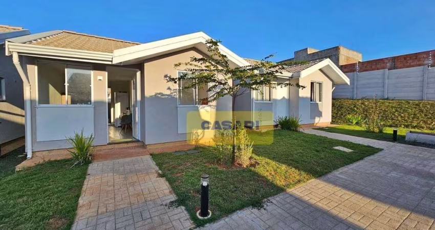 Casa com 2 dormitórios à venda, 44 m²