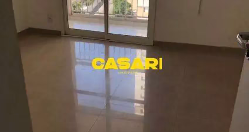 Apartamento com 2 dormitórios, lazer, próximo ao comércio.
