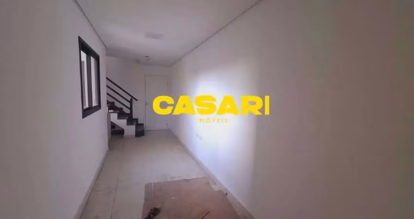 Cobertura nova à venda em santo andré – 2 dorms, quintal privativo e excelente localização!