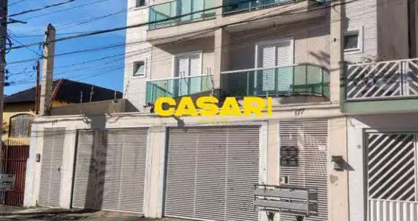 Apartamento com 2 dormitórios (1 suíte), quintal e 1 vaga – próximo à av. do oratório