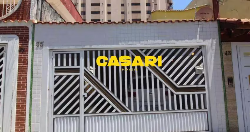 Casa com 2 dormitórios, suíte e área gourmet à venda com 2 vagas em garagem coberta