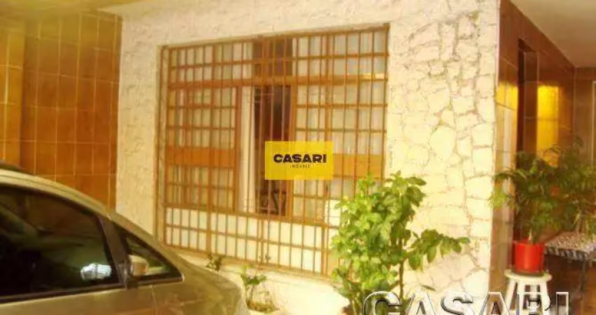 Sobrado com 3 dormitórios (1 suíte) e 2 vagas cobertas à venda – excelente localização