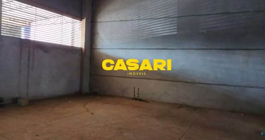 Galpão para locação no centro – terreno de 800 m² com 400 m² construídos