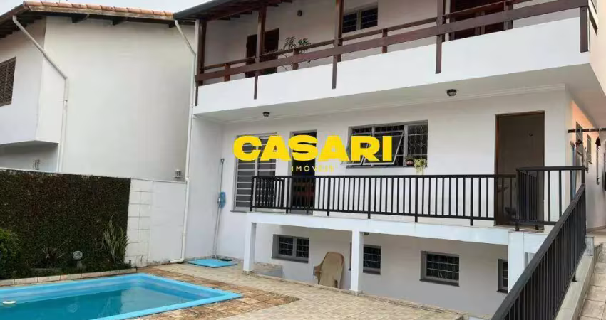 Sobrado à venda com 4 dormitórios e piscina – rua fechada na nova petrópolis, sbc
