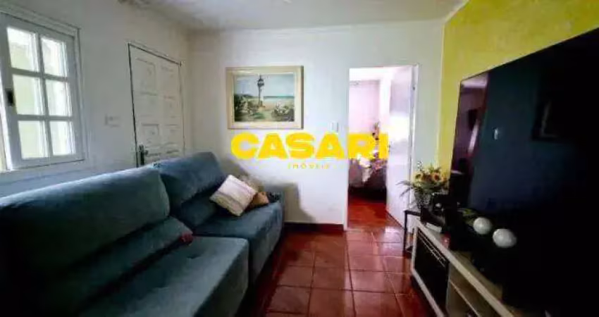 Casa térrea com quintal e 2 vagas ao lado do carrefour na prestes maia – são bernardo