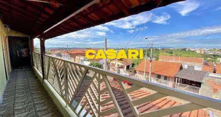 Sobrado com 3 dormitórios e quintal espaçoso à venda na vila nossa senhora aparecida - boituva/sp