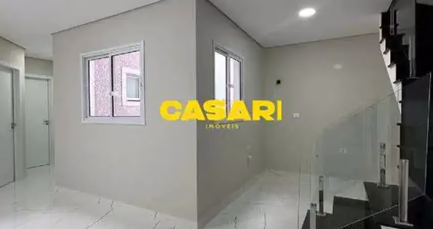 Cobertura duplex com quintal amplo e espaço gourmet à venda – 2 dormitórios, 2 banheiros, 1 vaga e lazer privativo