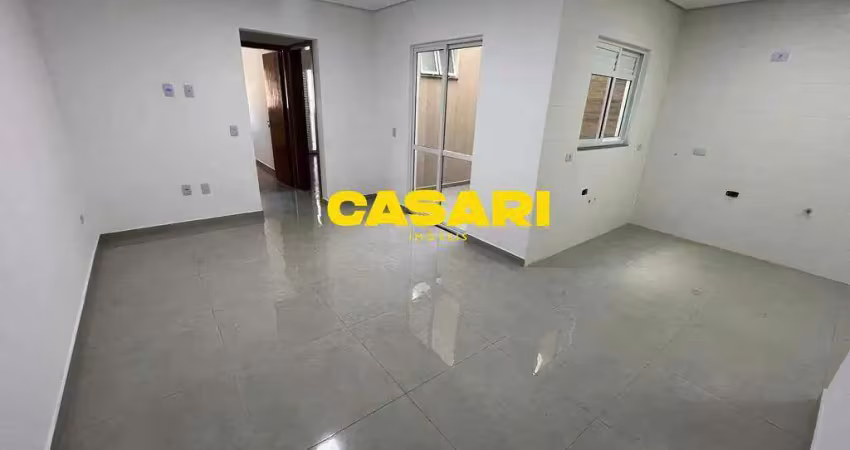 Apartamento com 2 dormitórios à venda no parque oratório – suíte, quintal e 1 vaga