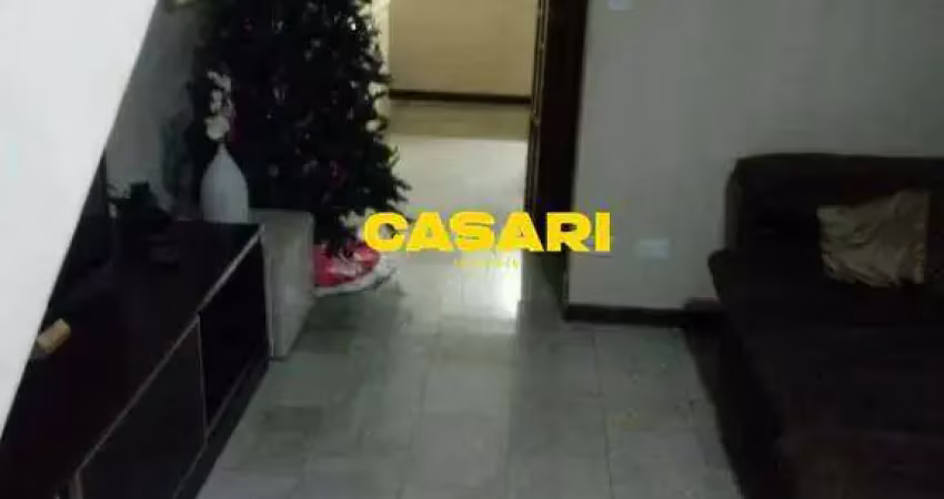 Sobrado à venda no taboão - 2 dormitórios, área gourmet e 3 vagas em são bernardo do campo