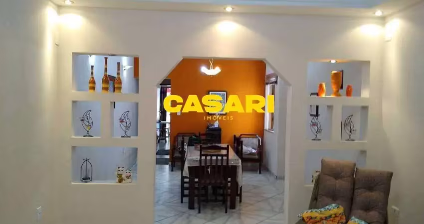 Sobrado com 3 dormitórios e churrasqueira coberta à venda – 182 m² – jardim las vegas