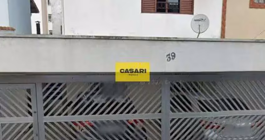 Sobrado espaçoso em rua reservada, colado à praça geovane breda (área verde)