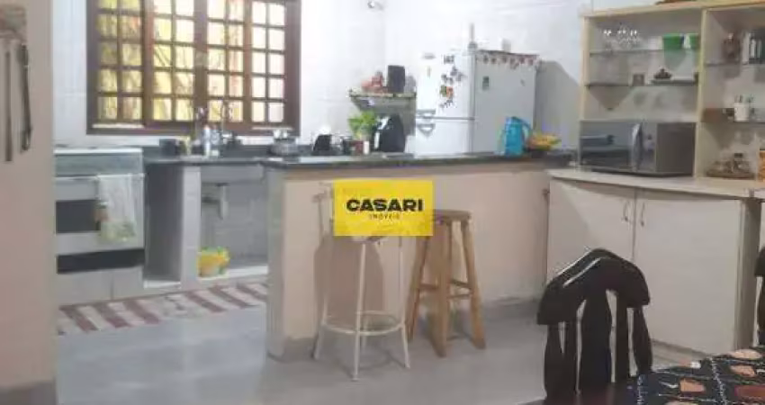 Sobrado 240m² em rua sem saída, com 3 dormitórios e espaço para 2 famílias – jordanópolis