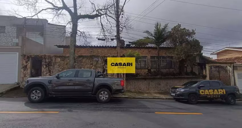 Terreno amplo com casa térrea para reforma ou demolição – bairro nobre