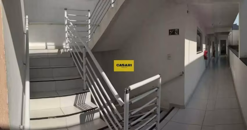 Sala comercial ampla com banheiro privativo na av. andradas – localização estratégica