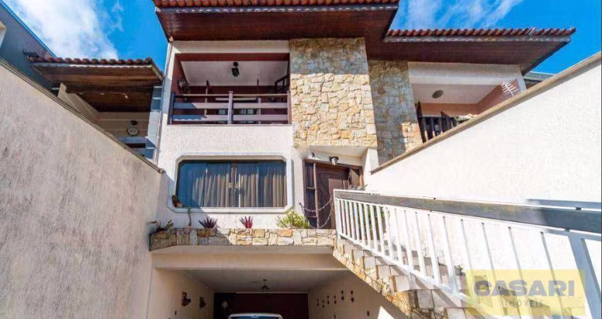 Sobrado com 3 dormitórios à venda, 153 m² por R$ 900.000,00 - Vila Pinheirinho - Santo André/SP