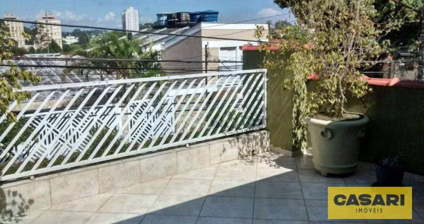 Sobrado com 3 dormitórios à venda, 255 m² por R$ 740.000,00 - Demarchi - São Bernardo do Campo/SP