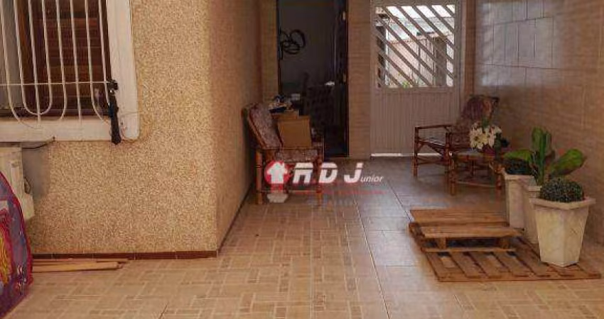 Casa com 3 dormitórios à venda, 150 m² por R$ 750.000,00 - Estuário - Santos/SP