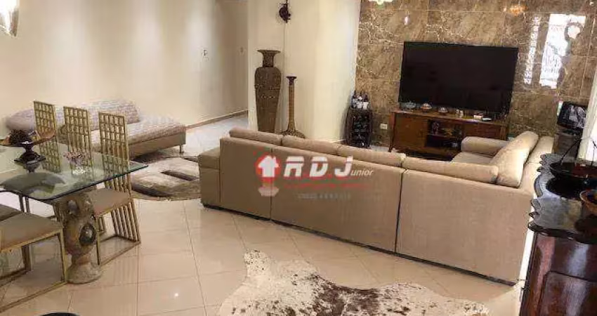Casa com 3 dormitórios à venda, 236 m² por R$ 1.574.000,00 - Campo Grande - Santos/SP