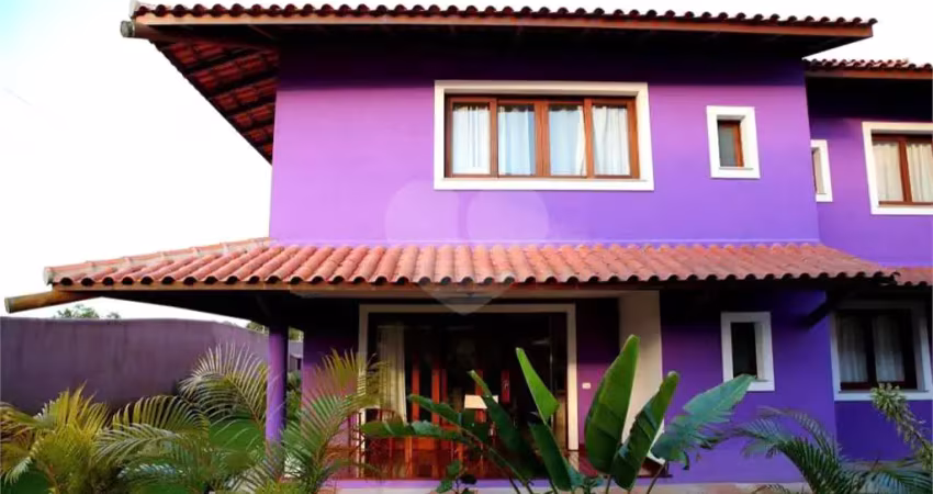 Duplex à venda com 3 quartos, sendo 2 suítes,  no condomínio toko village, porto seguro - ba