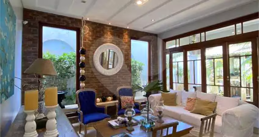 Casa à venda com 4 quartos, sendo 3 suítes,  em estrada do aeroporto, porto seguro - ba