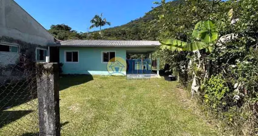 Casa à venda na Estrada Cabaraquara, Centro, Guaratuba