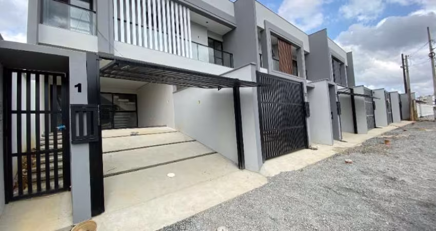 Imperdível oportunidade: Casa à venda em Joinville-SC, bairro Bom Retiro. 3 quartos, 1 suíte, 3 salas, 2 banheiros, 2 vagas de garagem, 105,06m².