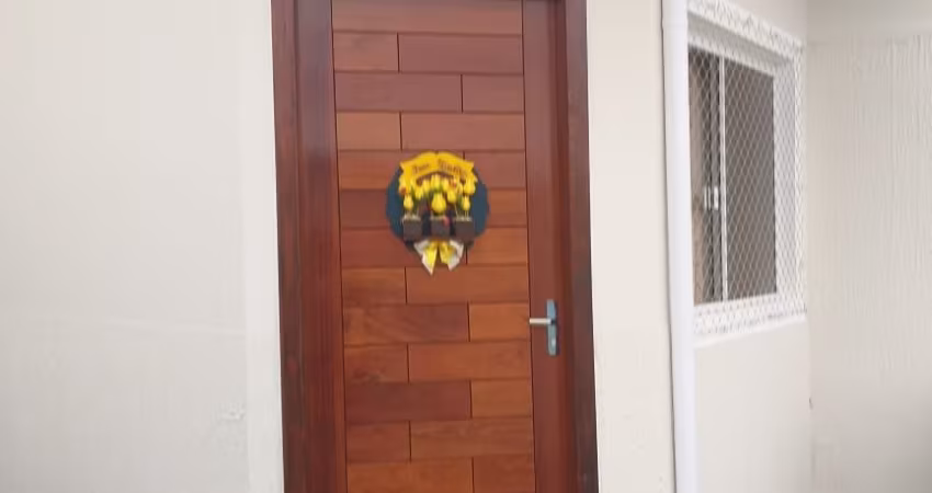 BELÍSSIMA CASA DISPONÍVEL PARA VENDA