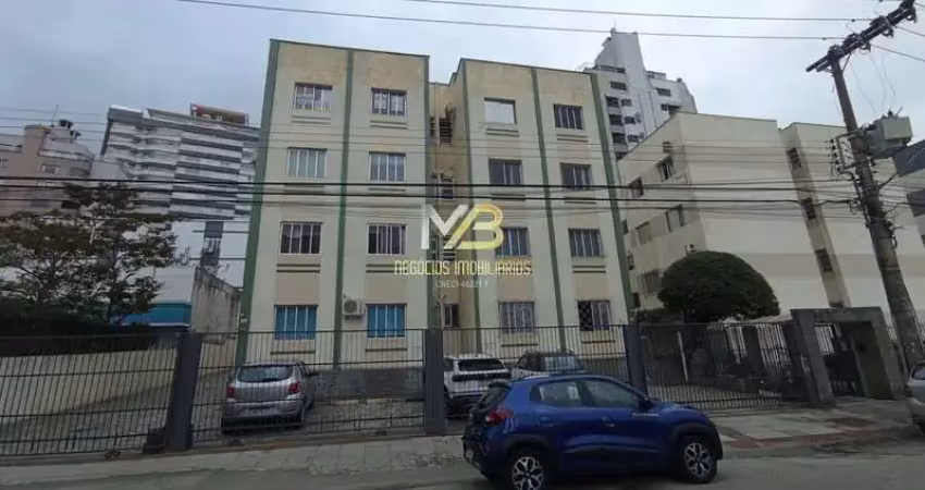 Apartamento no centro florianópolis, 200 metros do shopping beira-mar