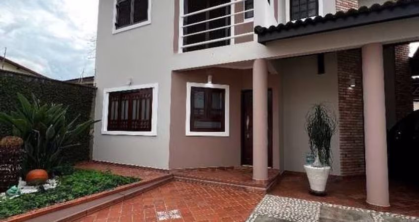 Lindo Sobrado a venda com 3 dormitórios à venda, 251 m² com quintal e churrasqueira por R$ 1.440.000 - Jardim Santa Mena - Guarulhos/SP