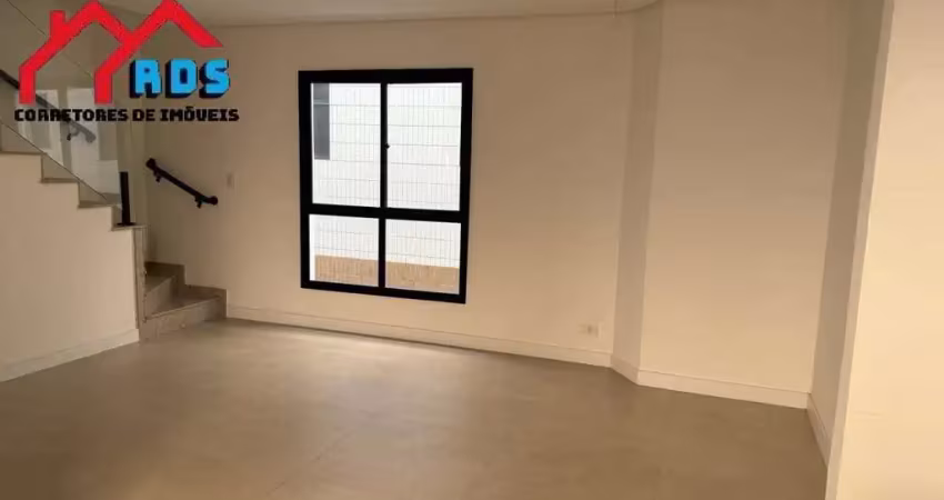 Casa em villagio à venda no bairro do boqueoirão em santos