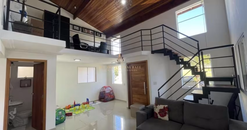 Encantadora Casa em Condomínio com 3 dormitórios e 4 vagas de garagem em Pinheiros de Tremembé.
