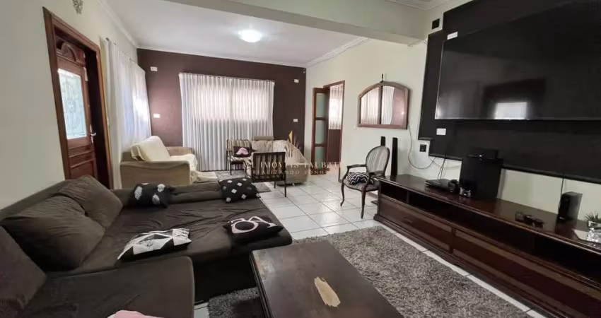 Casa de condomínio à venda, no Condomínio Jardim das Hortênsias,  em Taubaté, Parque São Cristóvão, com 4 quartos, 195m²