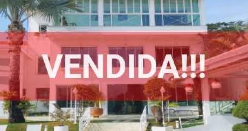 Casa com 3 dormitórios em Atibaia bairro nobre , sendo 3 suítes todos com armário embutido, closet, ar condicionado, aquecimento solar