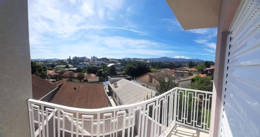 Sobrado no bairro Jardim Tapajos próximo ao Centro de Atibaia SP.