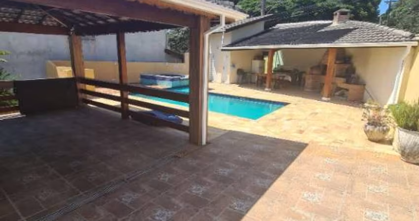 Casa nova no Jardim Paulista em Atibaia SP são 3 suites piscina churrasqueira....