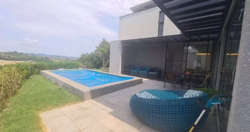 Casa nova dentro de condomínio fechado em área nobre de Atibaia SP com 4 suítes,  piscina, área gourmet.