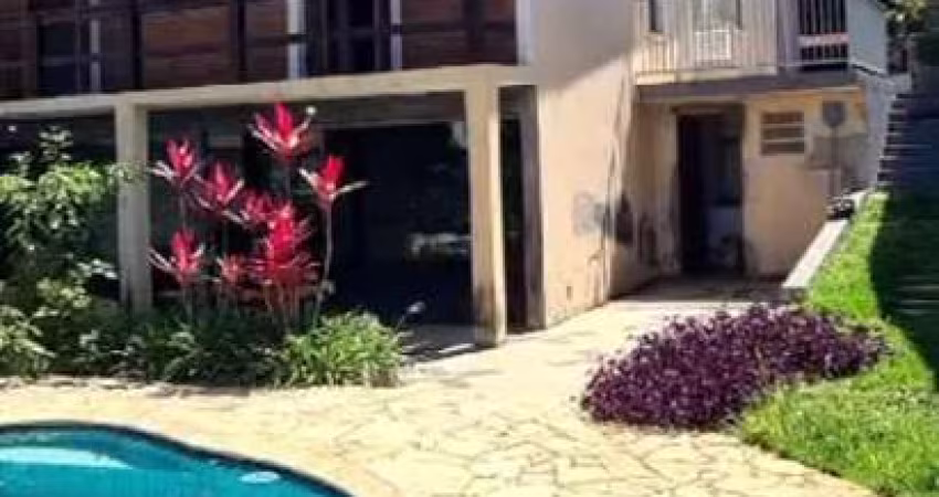 Casa térrea com 3 dormitórios,  piscina, no Jd Paulista em Atibaia SP