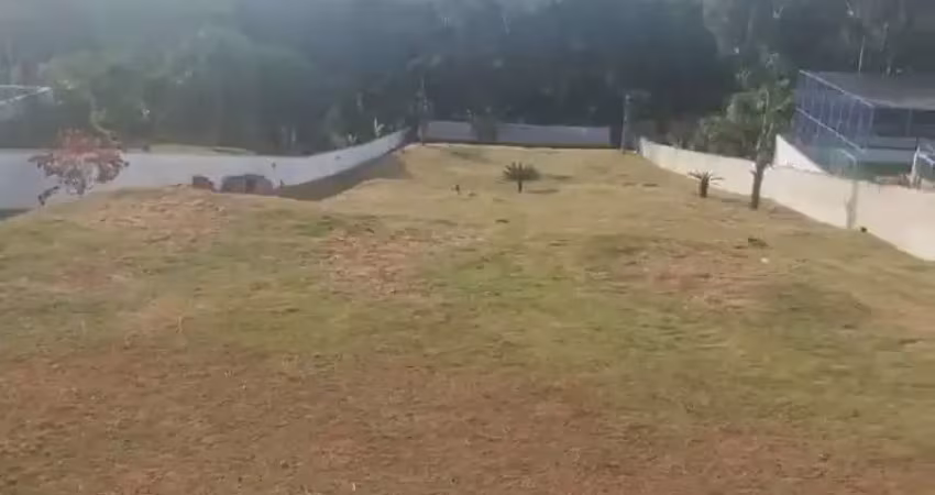 Terreno no condomínio alpes d' ouro em bom jesus dos perdões,  excelente topografia,  vista excelente.  aceita financiamento bancário.