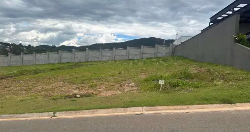 Terreno no condomínio alto do sion em atibaia sp, com excelente topografia e linda vista pra montanhas