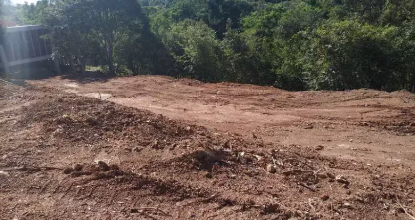 Terreno com excelente topografia no bairto são nicolau em atibaia sp.  todo murado ótima localização em bairro nobre da cidade próximo ao centro.