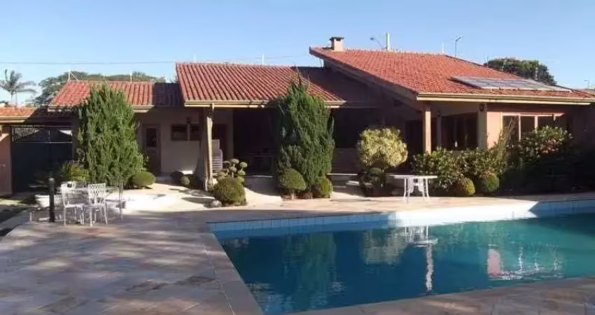 Casa térrea com 4 suítes, piscina, área gourmet, no bairro vila giglio  em atibaia sp
