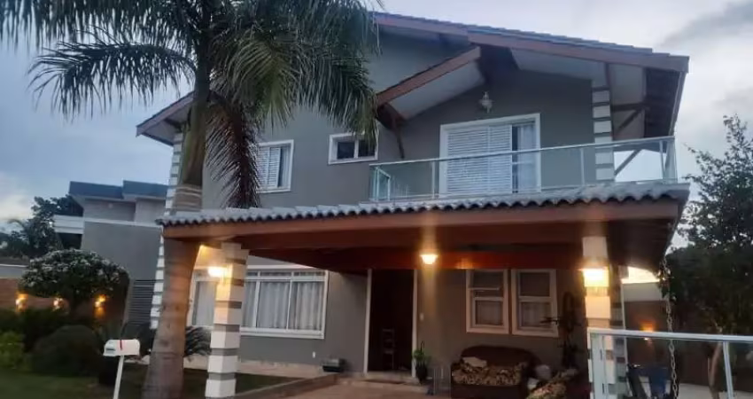 Sobrado no  condomínio terras de atibaia em atibaia sp. são 3 amplos dormitórios, sendo 1 suíte, sala para 2 ambientes, cozinha com armários embutidos
