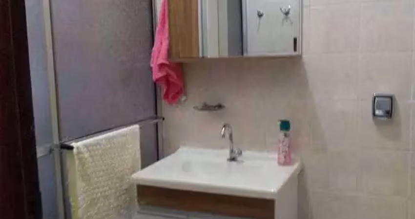 Casa isolada com500 metros de terreno, piscina e churrasqueira!