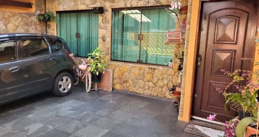 Sobrado  à venda com 294 metros 3 dormitórios sendo 1 suíte.  Bairro Santa Paula. São Caetano do Sul.